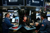 Nỗ lực bắt đáy không thành công của giới đầu tư